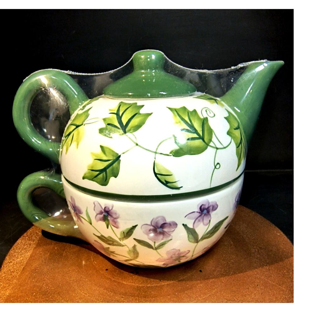 1483.  Waverly New Sweet Violet Tea Set
